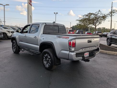 Certified 2022 Toyota Tacoma TRD Off-Road w/ Technology Package AWD/4WD image 6