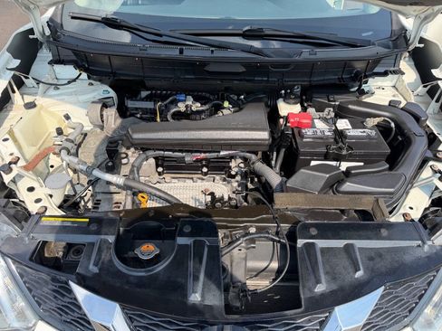Used 2016 Nissan Rogue SV w/ SV Family Package AWD/4WD image 9