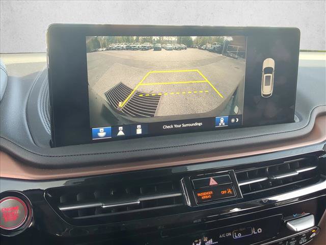Used 2025 Acura MDX w/ Technology Package AWD/4WD image 10