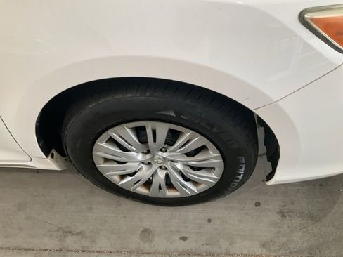 Used 2014 Toyota Camry LE FWD image 25
