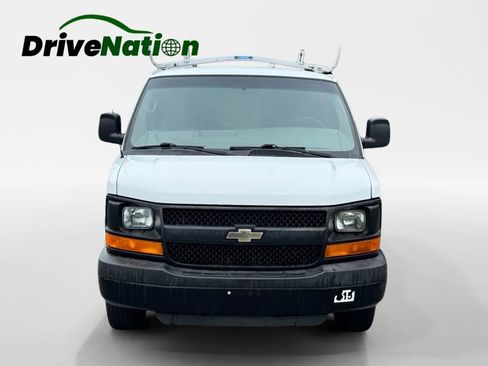 Used 2015 Chevrolet Express 3500 image 2