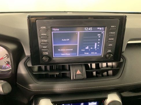 Used 2019 Toyota RAV4 LE w/ Carpet Mat Package image 23