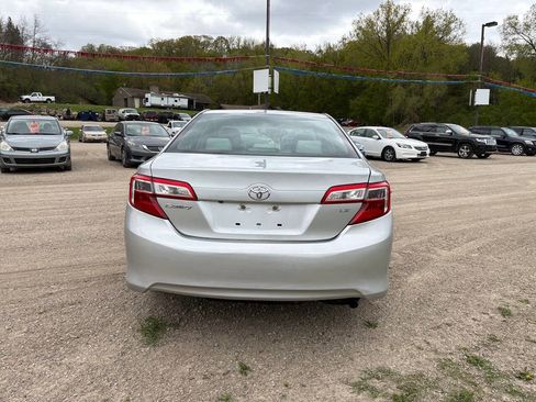 Used 2014 Toyota Camry LE FWD image 13