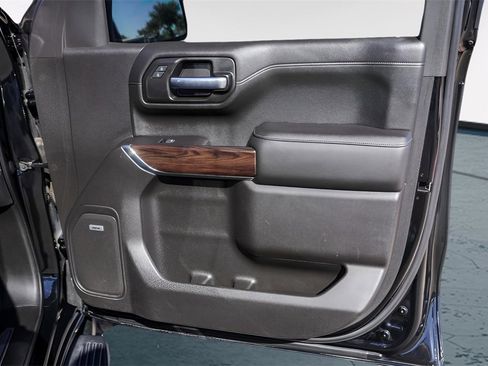 Used 2019 GMC Sierra 1500 SLT image 32