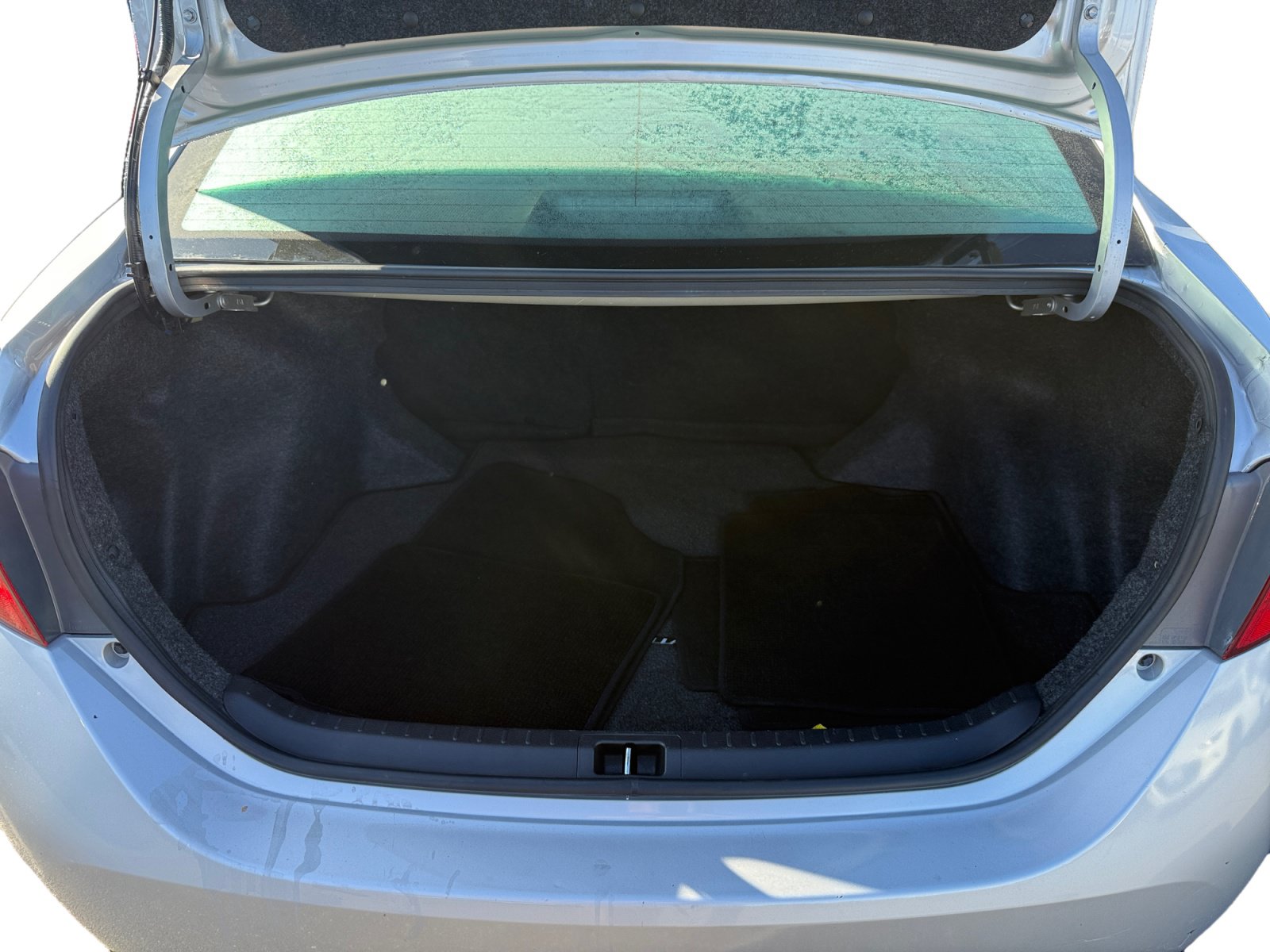 Used 2018 Toyota Corolla SE w/ Carpet Mat Package (TMS) FWD image 17