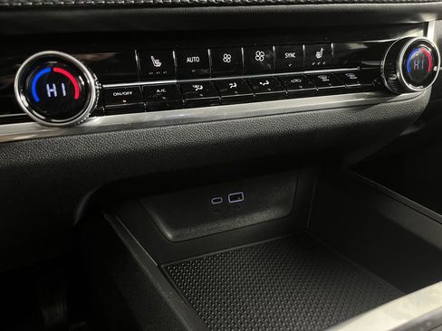 New 2026 Chevrolet Equinox LT w/ Convenience Package II image 19