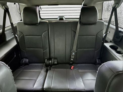 Used 2018 Chevrolet Suburban LT w/ LT Signature Package image 30
