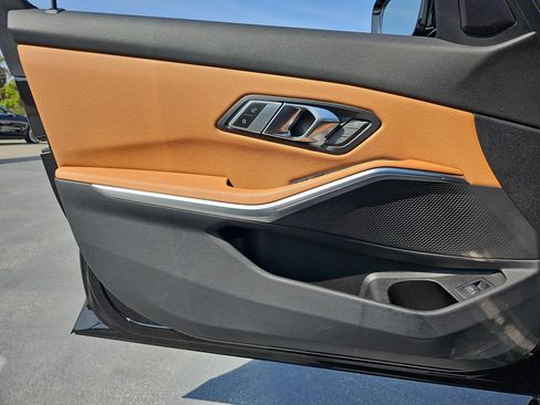 Used 2023 BMW 330i Sedan w/ M Sport Package image 26