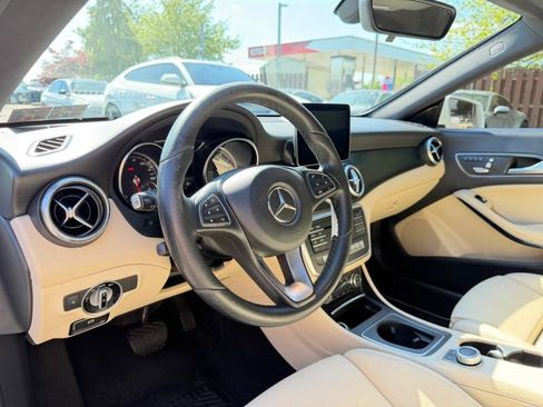 Used 2017 Mercedes-Benz CLA 250 image 11