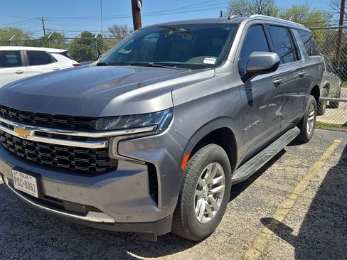 Used 2021 Chevrolet Suburban LS w/ Driver Alert Package image 5