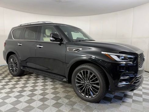 Used 2024 INFINITI QX80 Sensory AWD/4WD image 10