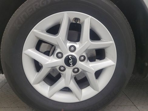 Used 2023 Kia Soul LX w/ LX Technology Package FWD image 31