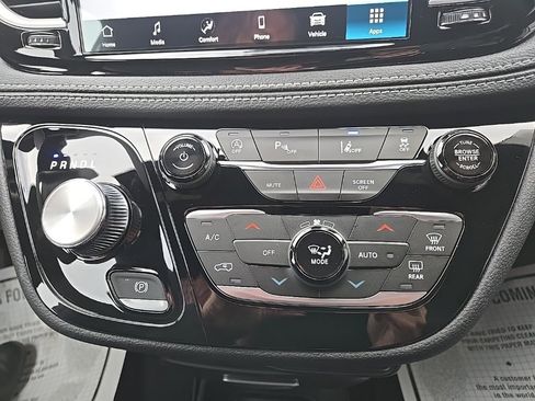 New 2026 Chrysler Pacifica Select image 58