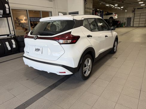 Used 2021 Nissan Kicks S FWD image 8
