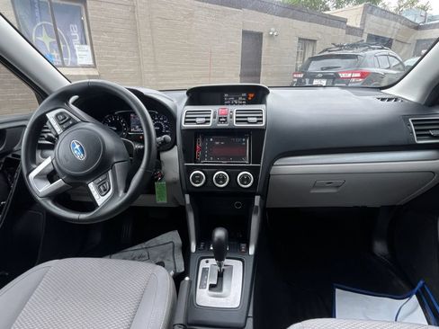 Used 2017 Subaru Forester 2.5i Premium AWD/4WD image 17