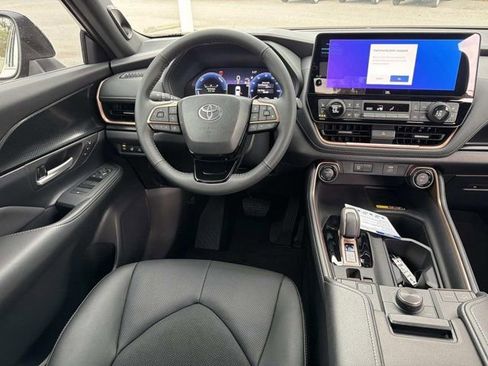 New 2026 Toyota Grand Highlander AWD Hybrid image 24