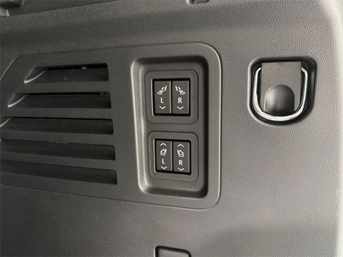 New 2026 Chevrolet Traverse High Country image 17