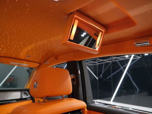 Used 2025 Rolls-Royce Phantom Sedan image 67