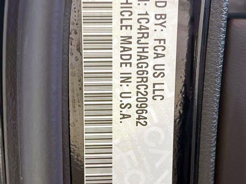 Certified 2024 Jeep Grand Cherokee Laredo X w/ Luxury Tech Group I AWD/4WD image 19