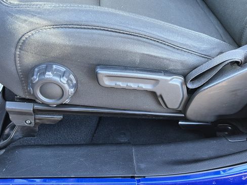 Used 2019 Jeep Wrangler Sport S image 13