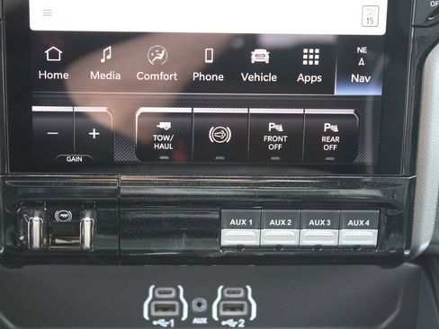 New 2026 RAM 2500 Laramie AWD/4WD image 22