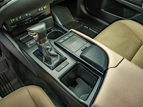 Used 2019 Lexus ES 350 w/ Premium Package FWD image 29
