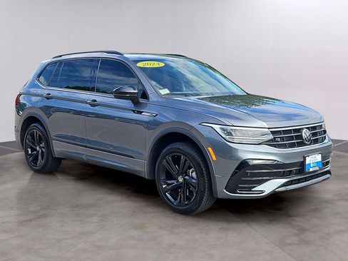 Used 2024 Volkswagen Tiguan SE R-Line AWD/4WD image 28