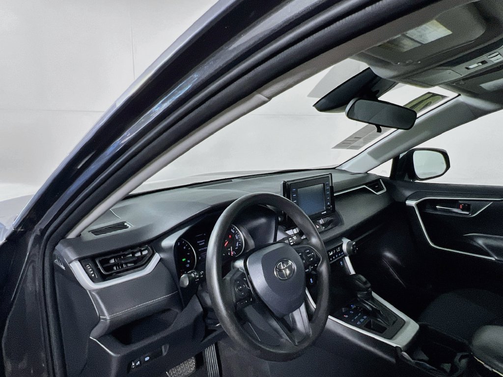 Used 2021 Toyota RAV4 XLE AWD/4WD image 27