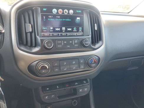 Used 2016 Chevrolet Colorado Z71 image 23