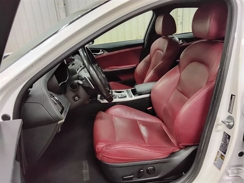 Used 2018 Kia Stinger GT1 RWD image 10