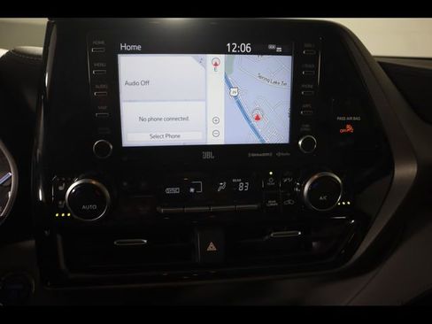 Used 2022 Toyota Highlander Limited image 24