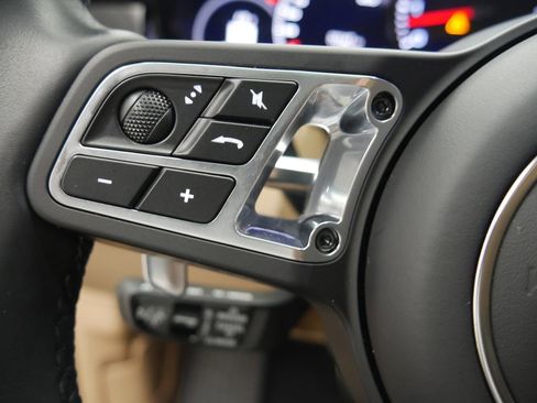 Certified 2023 Porsche Cayenne Turbo AWD/4WD image 36