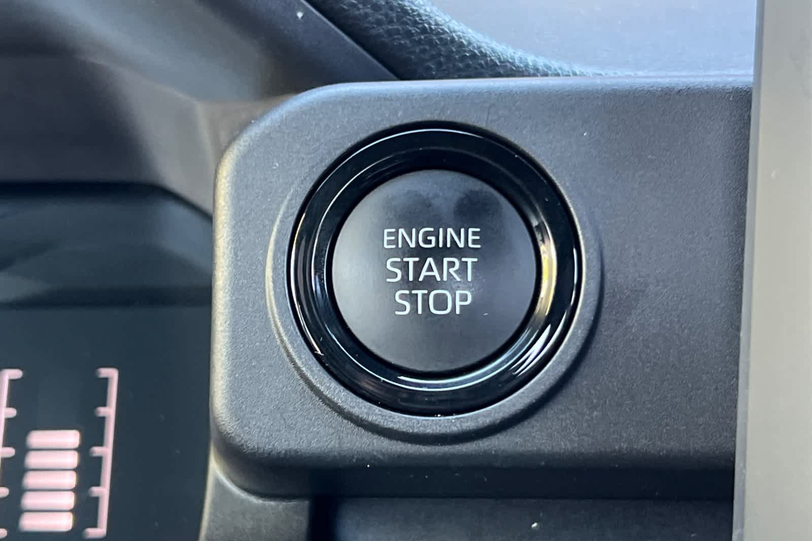 Used 2025 Toyota Tacoma SR5 AWD/4WD image 22