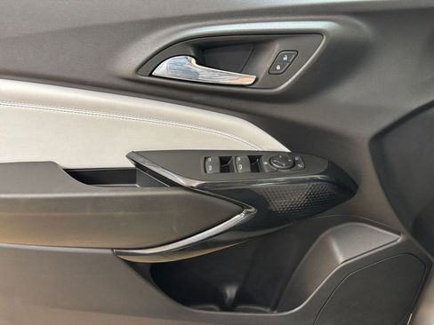 Used 2025 Chevrolet Trax LT image 18