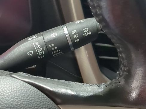 Used 2020 GMC Acadia Denali w/ Technology Package AWD/4WD image 33