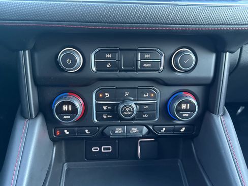 Used 2024 Chevrolet Suburban RST w/ Luxury Package image 20