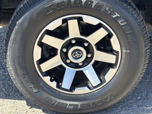 Used 2024 Toyota 4Runner TRD Off-Road Premium w/ Moonroof Package AWD/4WD image 10