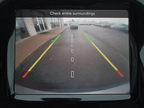 Used 2019 Jeep Cherokee Limited image 27