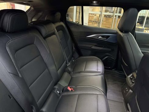 Used 2025 Chevrolet Equinox EV LT w/ Convenience Package II FWD image 10