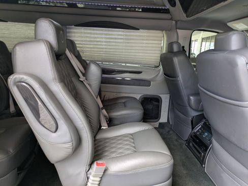 Certified 2024 Ford Transit 150 Low Roof AWD image 18