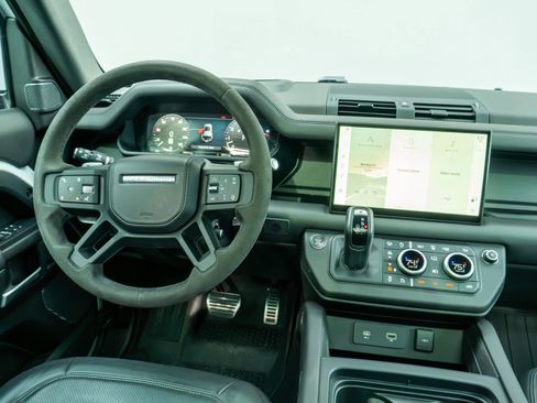Used 2023 Land Rover Defender 110 image 56