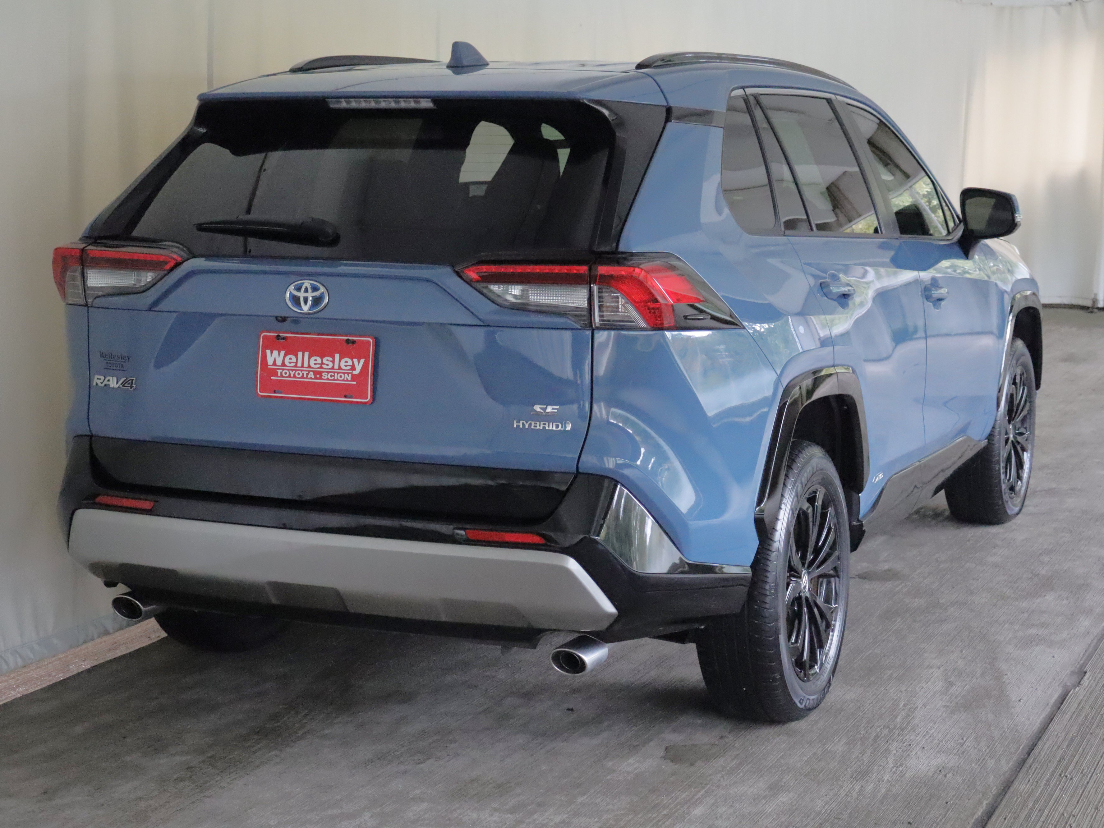 Used 2023 Toyota RAV4 SE AWD/4WD image 6