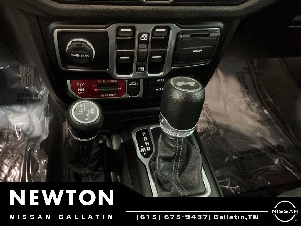 Used 2024 Jeep Wrangler Unlimited AWD/4WD image 13