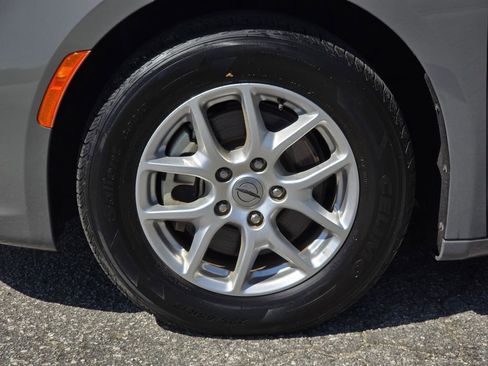 Used 2023 Chrysler Pacifica Touring-L FWD image 15