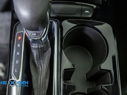 Used 2025 Chevrolet Trax LT FWD image 22