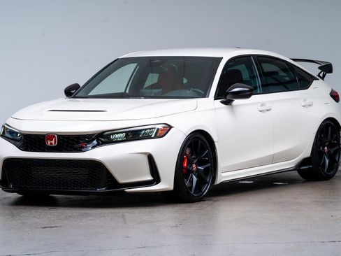 Used 2025 Honda Civic Type R image 2