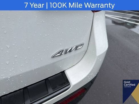 Used 2023 Ford Explorer XLT w/ Equipment Group 202A AWD/4WD image 12