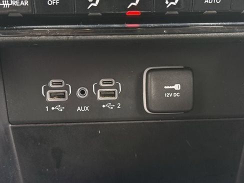 Used 2023 Jeep Grand Cherokee L Laredo image 20