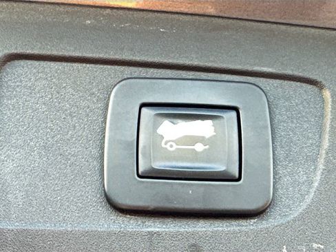 Used 2018 Buick Regal Essence w/ Driver Confidence Package #1 image 34