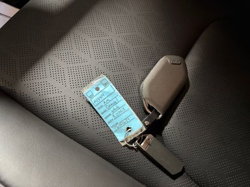 Certified 2026 Kia Carnival FWD image 32